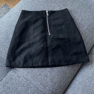 3/22 🧡 Half zip front mini skirt